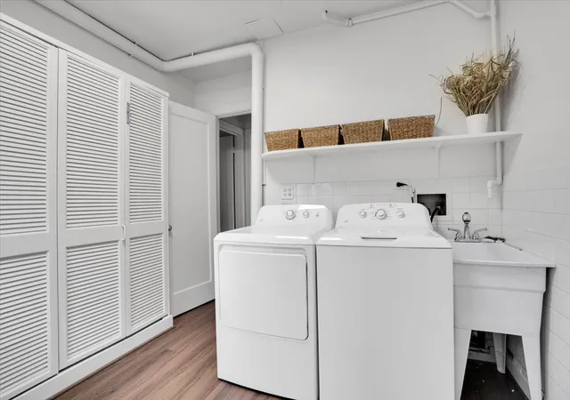 39th image of 229 E Lake Shore Dr #10E, Chicago, IL 60611 | MLS# 12566727