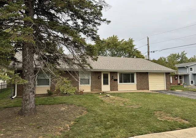 Photo 3 of Single family home for sale at 7815 Carlisle Dr, Hanover Park, IL 60133 | MLS# 12566847 | Listing updated on 2026-05-18
