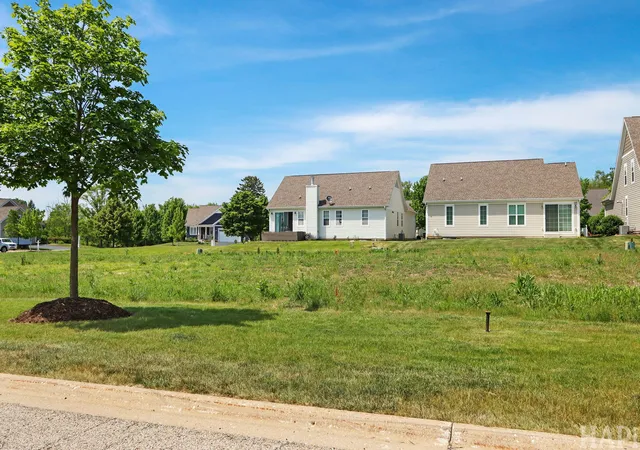 5th image of 40445 N South Newport Dr, Antioch, IL 60002 | MLS# 12567249
