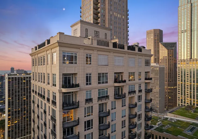 Homes for sale in Chicago, IL | 10 E Delaware Place, Chicago, IL 60611 | Houzeo