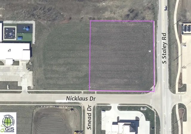 2nd image of 4202 Nicklaus Dr, Champaign, IL 61822 | MLS# 12567736