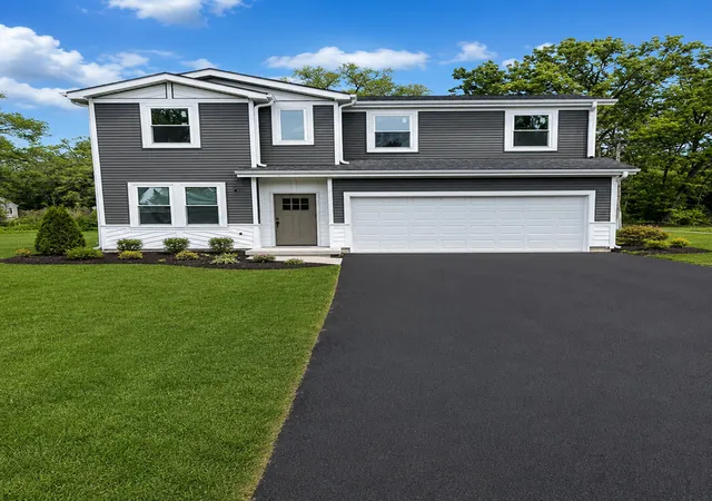 Photo 1 of Single family home for sale at 3533 W 134th Place, Robbins, IL 60472 | MLS# 12567886 | Listing updated on 2026-07-28