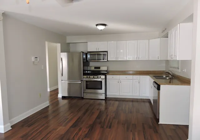 3rd image of 18 E Rocket Cir, Park Forest, IL 60466 | MLS# 12567923