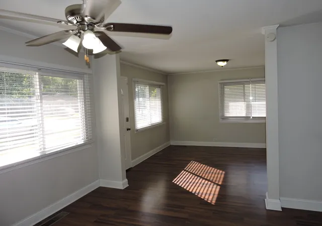 5th image of 18 E Rocket Cir, Park Forest, IL 60466 | MLS# 12567923