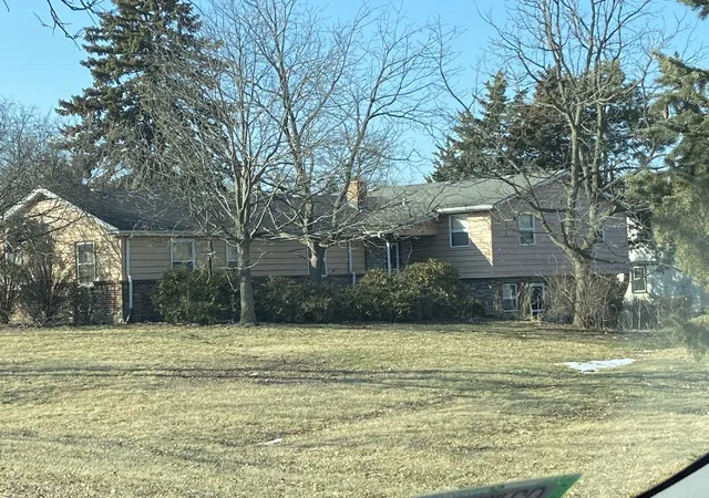 Photo 1 of Sale Pending at 1709 S Highland Ave, Lombard, IL 60148 | MLS# 12568864 | Listing updated on 2026-07-18