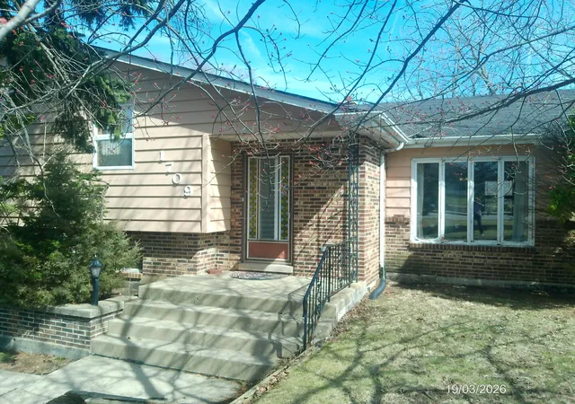 Photo 2 of Sale Pending at 1709 S Highland Ave, Lombard, IL 60148 | MLS# 12568864 | Listing updated on 2026-07-18