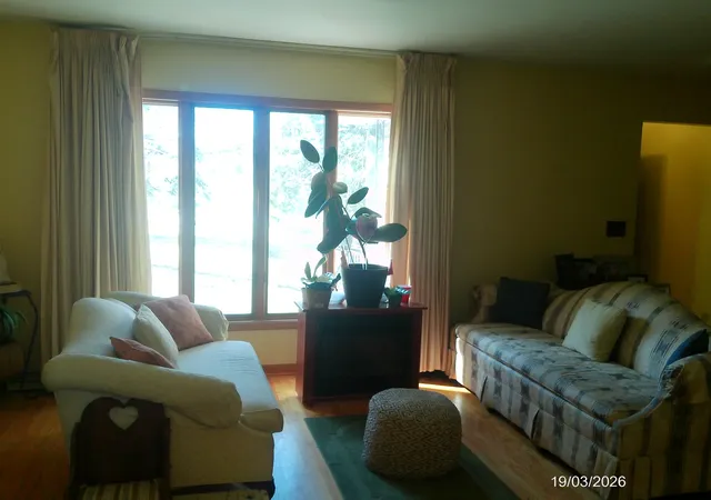 Photo 4 of Sale Pending at 1709 S Highland Ave, Lombard, IL 60148 | MLS# 12568864 | Listing updated on 2026-07-18