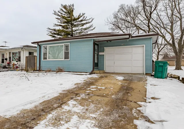 2nd image of 1109 Frederick St, Joliet, IL 60435 | MLS# 12569005