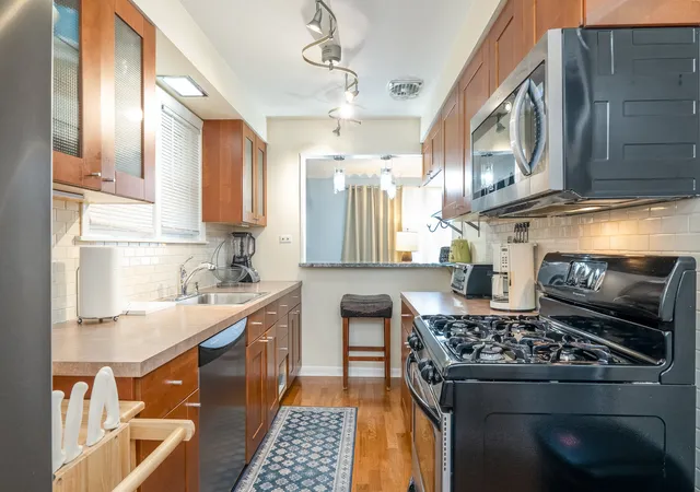 4th image of 8953 Central Park Ave, Evanston, IL 60203 | MLS# 12569178