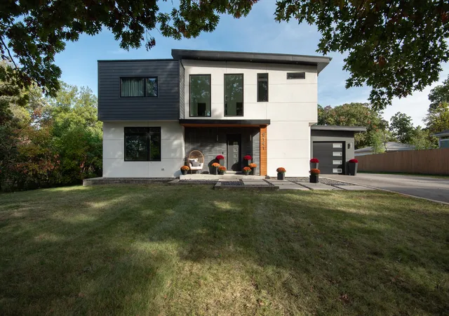 Photo 3 of Single family home for sale at 9141 S 83rd Avenue, Hickory Hills, IL 60457 | MLS# 12570273 | Listing updated on 2026-10-03