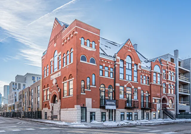 Homes for sale in Chicago, IL | 505 W Elm Ave #7, Chicago, IL 60610 | MLS# 12571244
