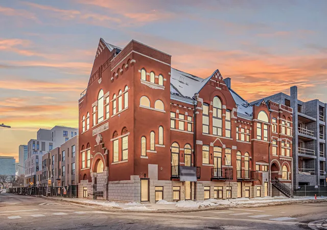 Homes for sale in Chicago, IL | 505 W Elm Ave, Chicago, IL 60610