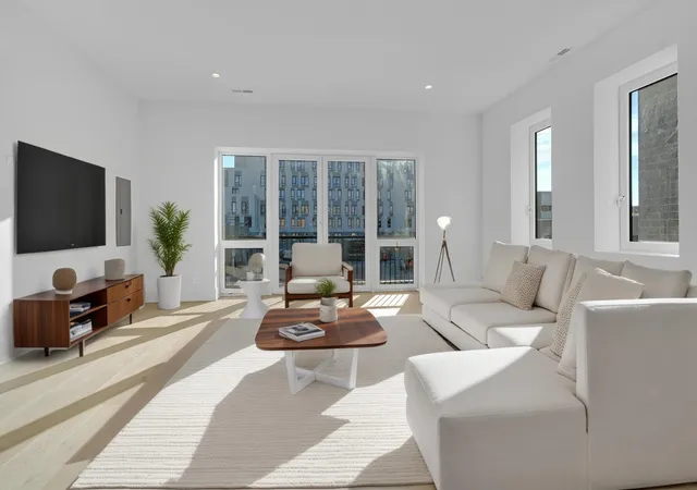 Homes for sale in Chicago, IL | 505 W Elm Ave, Chicago, IL 60610