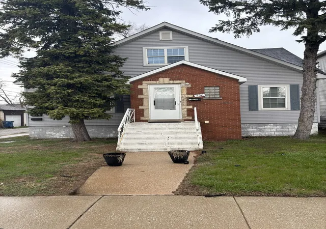 3rd image of 336 153Rd Pl, Calumet City, IL 60409 | MLS# 12571276