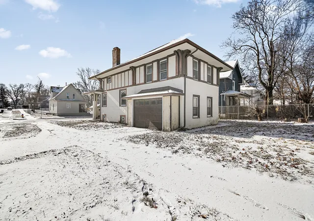 Homes for sale in Kankakee, IL | 1295 E Merchant St, Kankakee, IL 60901 | MLS# 12571987