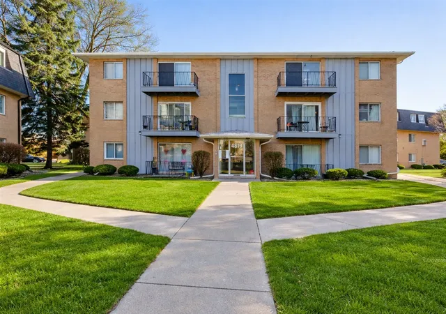 Photo 1 of Condominium at 4819 W 109th Street #3-103, Oak Lawn, IL 60453 | MLS# 12572237 | | Sold on 2026-05-15