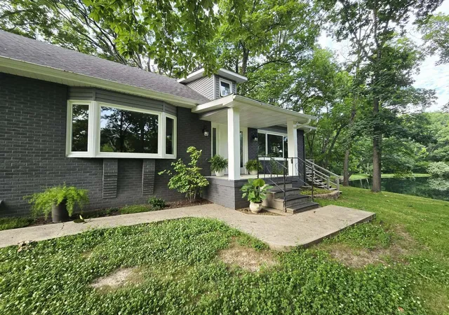 Homes for sale in Mt Vernon, IL | 14700 N Allen Ln, Mt Vernon, IL 62864 | MLS# 12572591