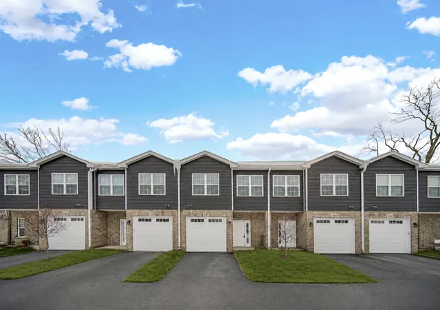 1st image of 5418 135th St, Crestwood, IL 60418 | MLS# 12572822
