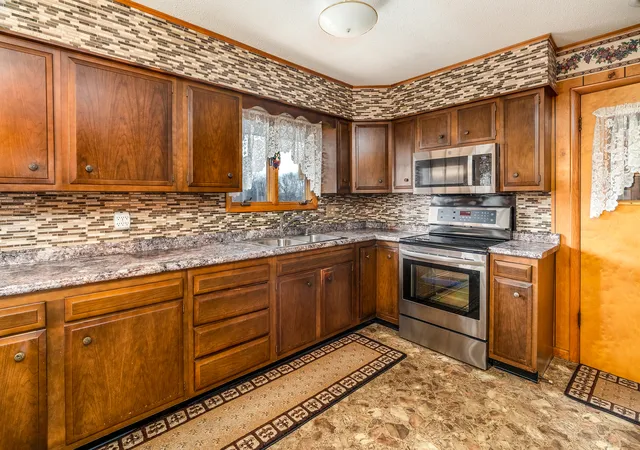 3rd image of 14798 Cherry St, Sesser, IL 62884 | MLS# 12572909