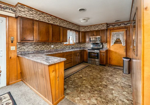 5th image of 14798 Cherry St, Sesser, IL 62884 | MLS# 12572909
