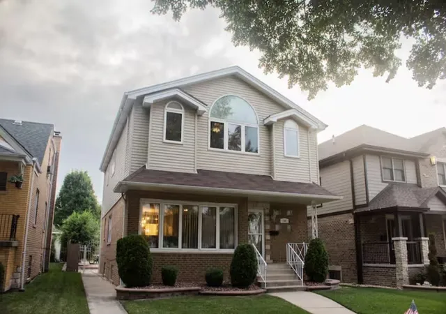 Homes for sale in Chicago, IL | 5304 S New England Ave, Chicago, IL 60638 | MLS# 12573000