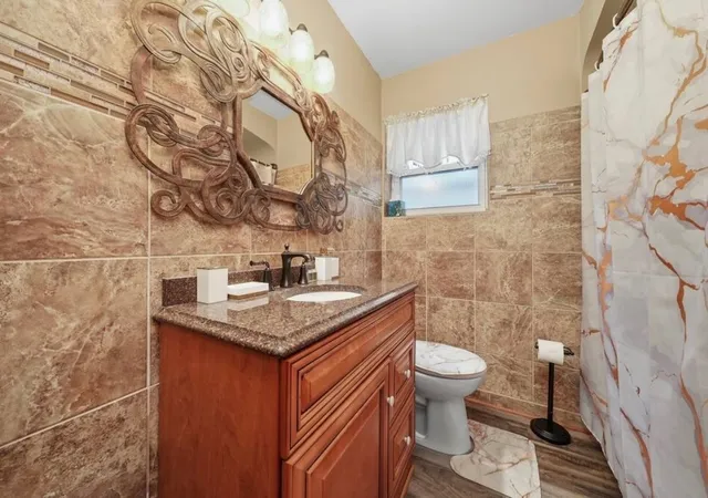 Homes for sale in Chicago, IL | 5304 S New England Ave, Chicago, IL 60638 | MLS# 12573000