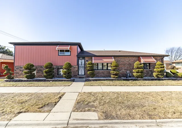Photo 1 of Sale Pending at 1101 Lucas St, Calumet City, IL 60409 | MLS# 12573283 | Listing updated on 2026-09-17