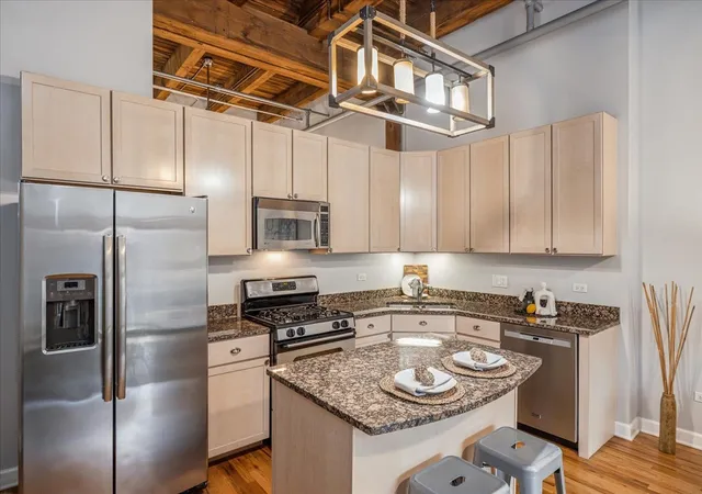 5th image of 824 W Superior St #303, Chicago, IL 60642 | MLS# 12573352