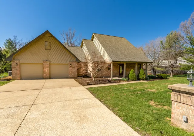 2nd image of 15 Lake Indian Hills Cir, Carbondale, IL 62901 | MLS# 12573377