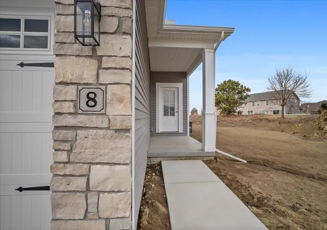 2nd image of 8 Stone Mill Ct, Bloomington, IL 61705 | MLS# 12573550