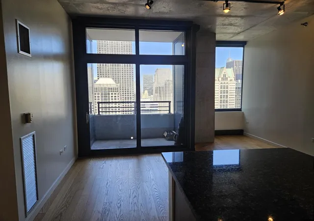 Photo 2 of Condo for sale at 235 W Van Buren St #4516, Chicago, IL 60607 | MLS# 12573972 | Listing updated on 2026-09-02