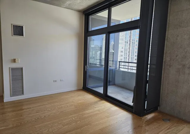 Photo 3 of Condo for sale at 235 W Van Buren St #4516, Chicago, IL 60607 | MLS# 12573972 | Listing updated on 2026-09-02