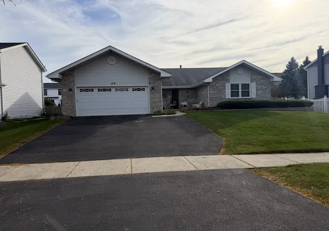 Single family home for sale at 179 Farmgate Dr, Schaumburg, IL 60193 | MLS# 12574306