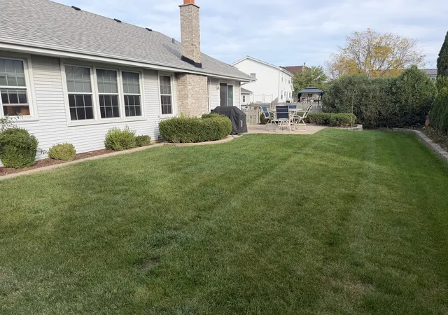 Photo 1 of Single family home for sale at 179 Farmgate Dr, Schaumburg, IL 60193 | MLS# 12574306 | Listing updated on 2026-10-21
