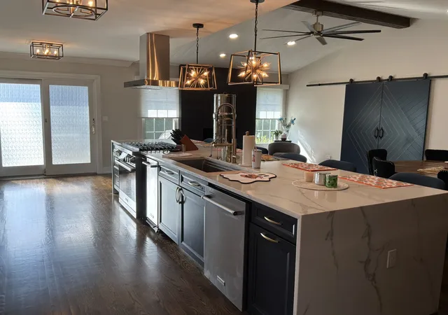 Photo 4 of Single family home for sale at 179 Farmgate Dr, Schaumburg, IL 60193 | MLS# 12574306 | Listing updated on 2026-10-21