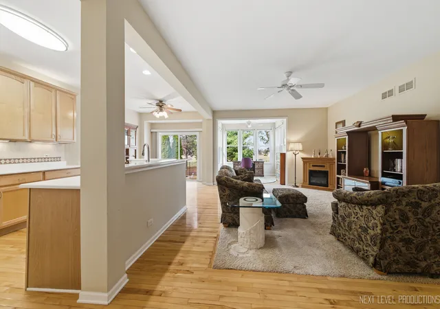5th image of 4211 Whitehall Ln, Algonquin, IL 60102 | MLS# 12575409
