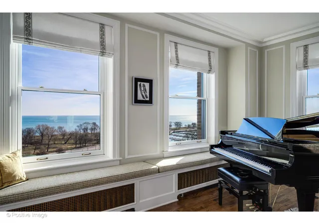 Homes for sale in Chicago, IL | 3500 N Lake Shore Dr, Chicago, IL 60657