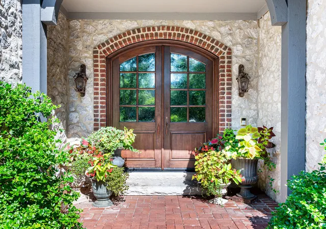 4th image of 1317 Fox Glen Dr, St. Charles, IL 60174 | MLS# 12575785