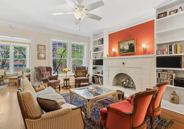 Listing Photo 3 - Condo for sale in building located at 805 Hinman Ave, Evanston, IL 60202 - Unit #1