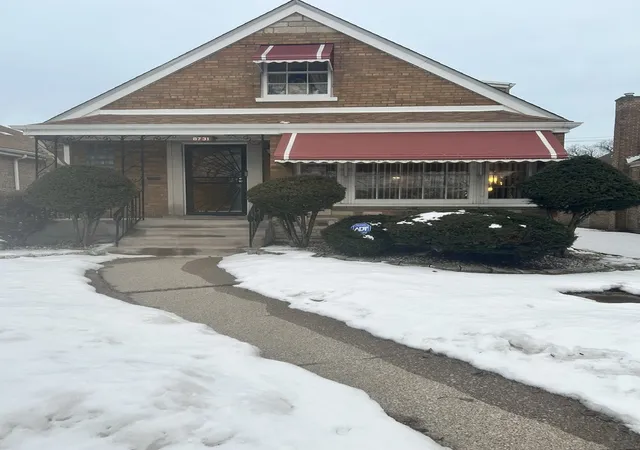 Homes for sale in Chicago, IL | 8731 S Clyde Ave, Chicago, IL 60617 | MLS# 12576177