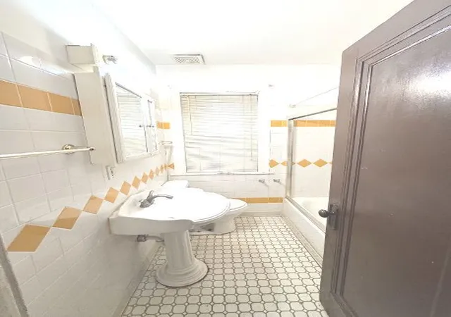 8th image of 8101 S Harvard Ave, Chicago, IL 60620 | MLS# 12576484