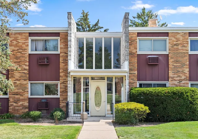 1st image of 1320b Lore Ln #110, Lombard, IL 60148 | MLS# 12576574