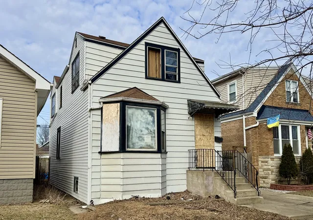 Photo 3 of Single family home for sale at 3530 N Odell Ave, Chicago, IL 60634 | MLS# 12576847 | Listing updated on 2026-08-25