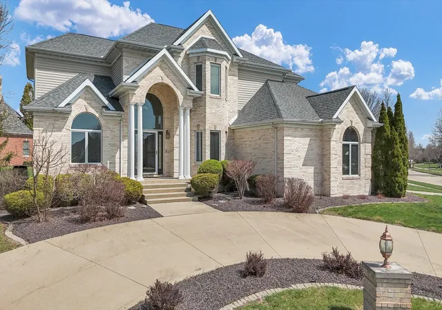 2nd image of 4412 Brittany Trail Dr, Champaign, IL 61822 | MLS# 12576981