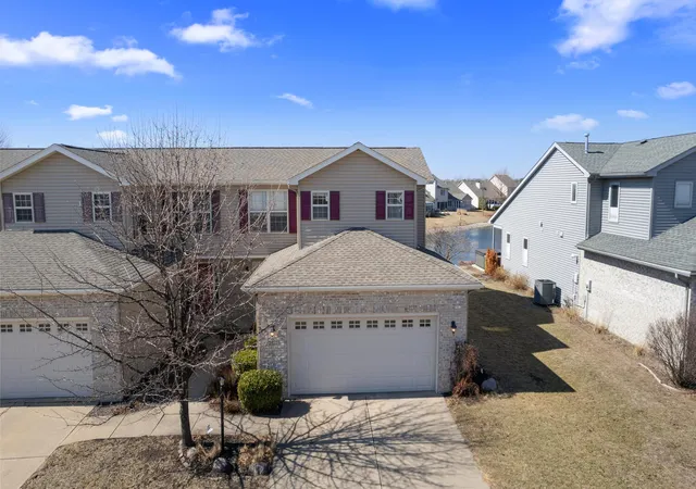 3rd image of 2517 Pembrook Pt, Champaign, IL 61821 | MLS# 12577166