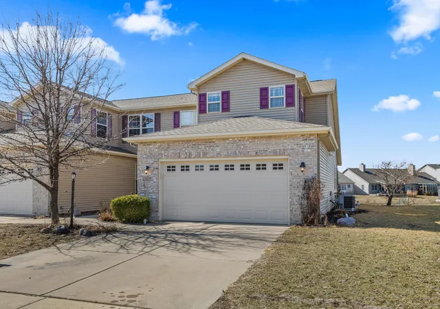 4th image of 2517 Pembrook Pt, Champaign, IL 61821 | MLS# 12577166