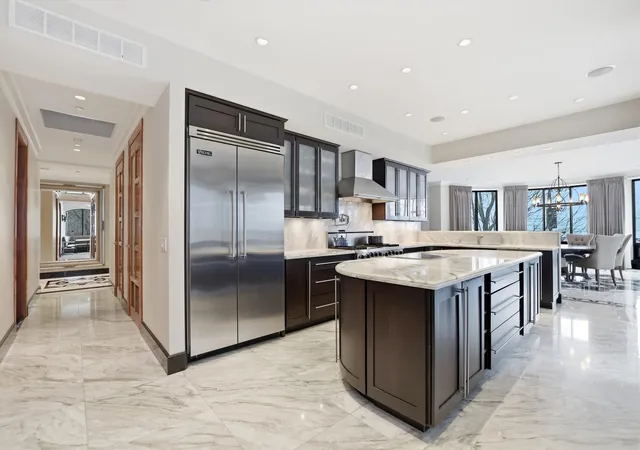Homes for sale in Chicago, IL | 840 N Lake Shore Dr #201, Chicago, IL 60611 | MLS# 12577539