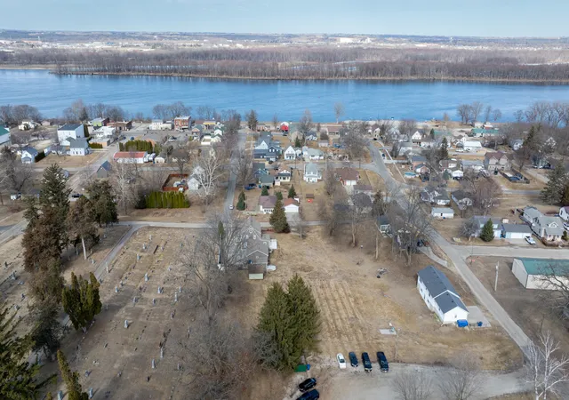 Photo 34 of Single family home for sale at 105 S Bluff St, Albany, IL 61230 | MLS# 12577801 | Listing updated on 2026-10-08