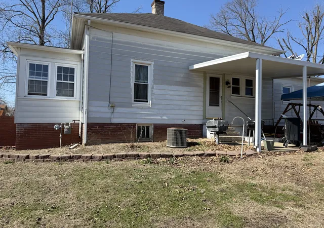 19th image of 2000 1st St, Eldorado, IL 62930 | MLS# 12578550