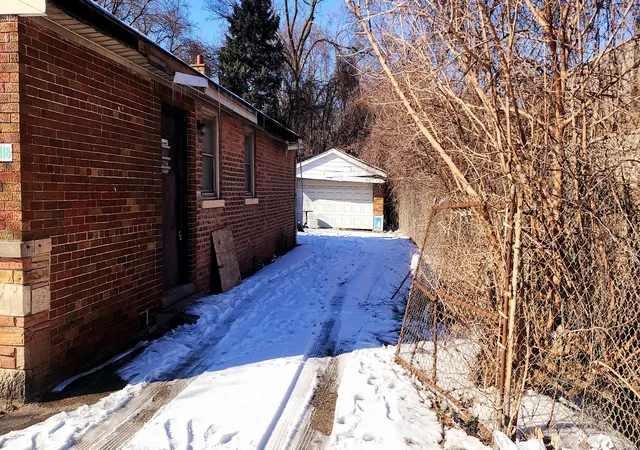 3rd image of 4118 W Midlothian Ave, Robbins, IL 60472 | MLS# 12578695